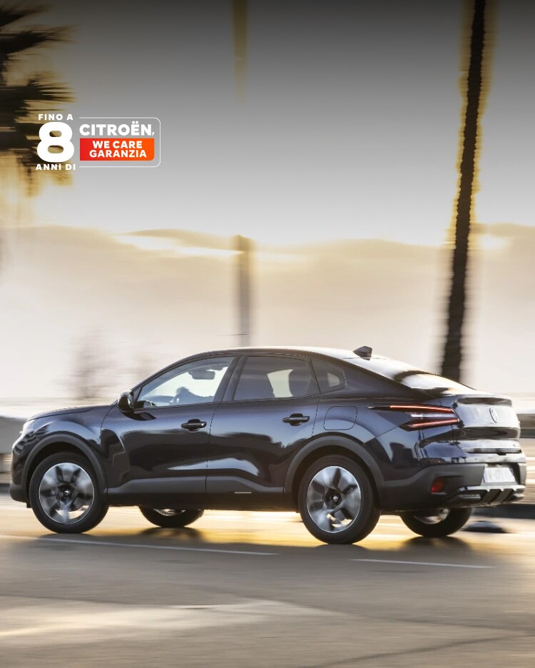 Three‑quarter front view ë‑C4 highlighting electric design, comfort, efficiency and technology for a premium modern presence