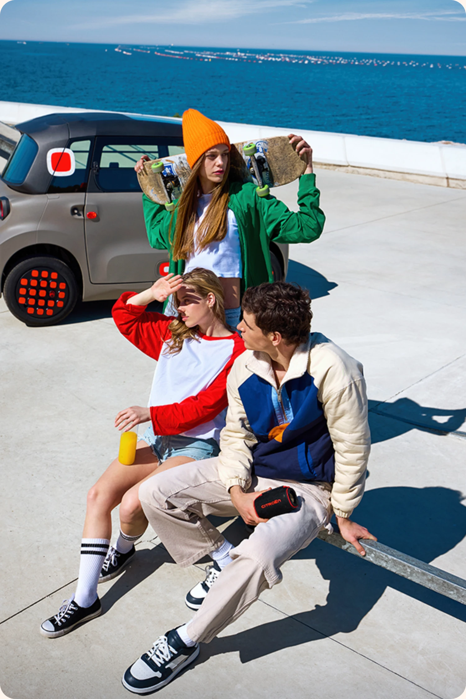 Rear beach close-up view Citroën Ami x Rip Curl electric without licence, Citroën Ami outdoor lifestyle for urban electric car