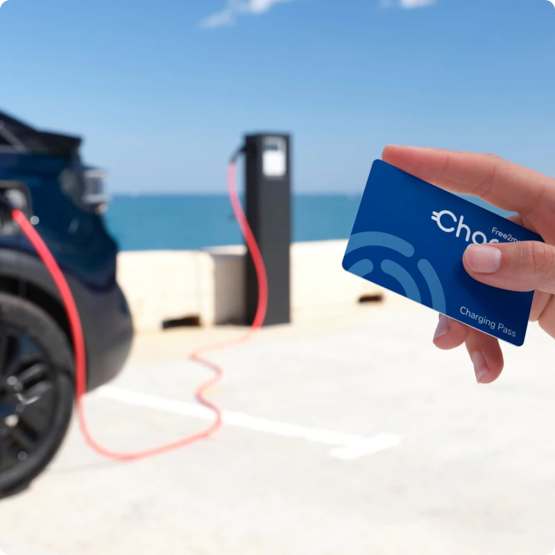 Public charging view di Citroën ë-C3 Aircross che mette in evidenza fast on‑the‑go charging per una mobilità efficientee, comoda e accessibile.