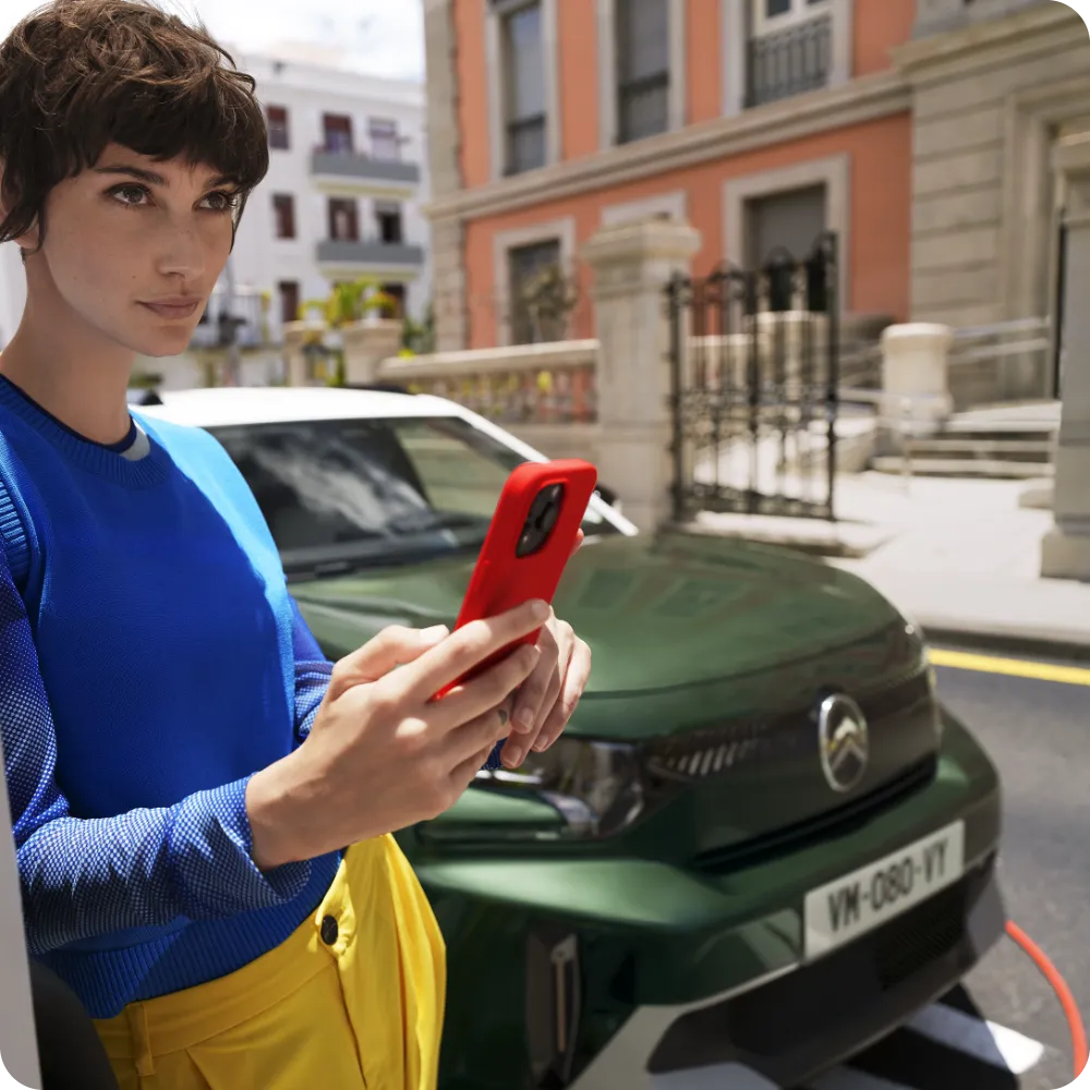 Connected charging view di Citroën ë-C3 Aircross che mette in evidenza route‑planning features per una mobilità pratica, efficientee e accessibile.