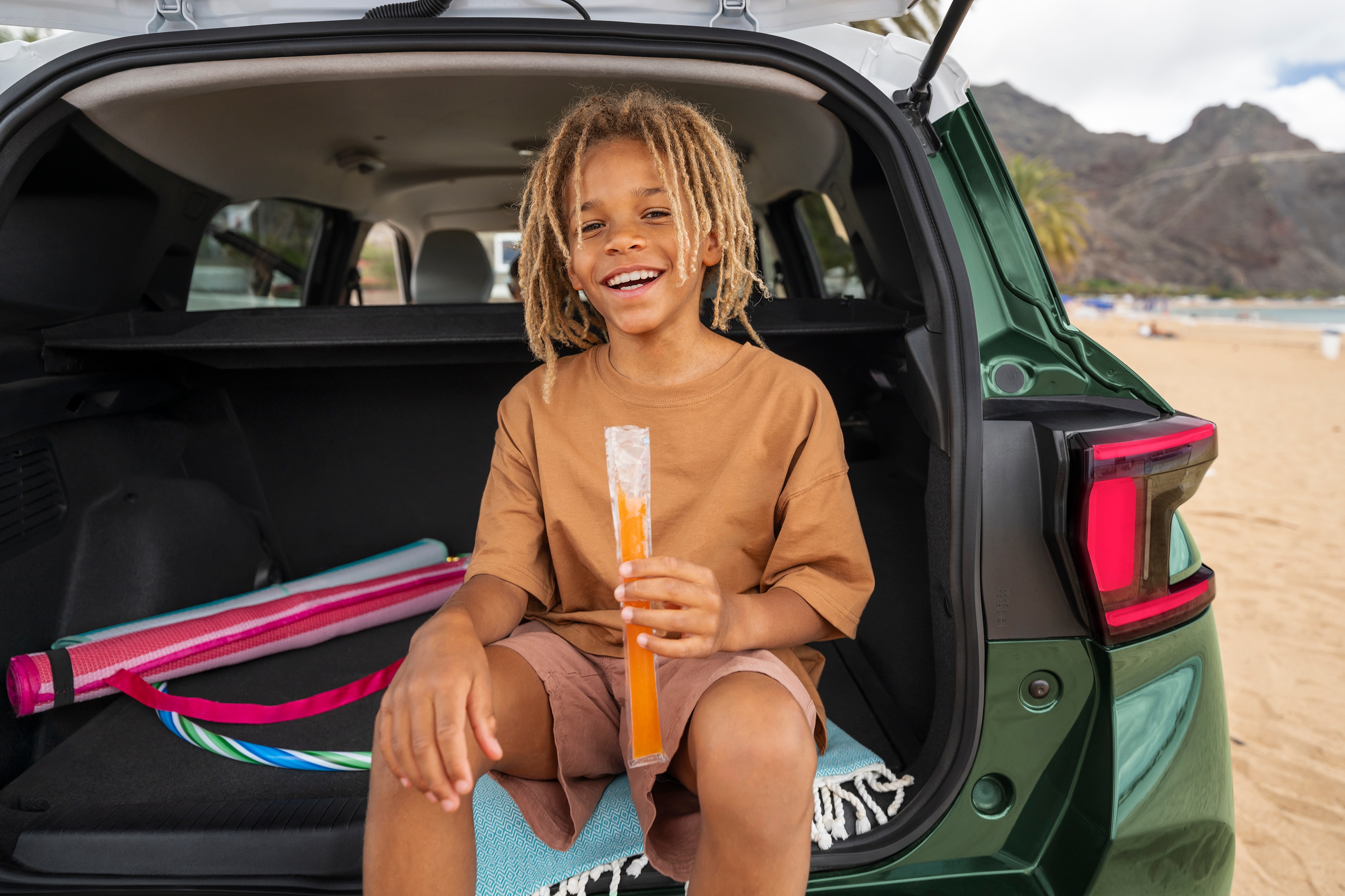Vista del bagagliaio di Citroën C3 Aircross che mette in evidenza ampio vano di carico per una mobilità familiare versatile, pratica e accessibile.
