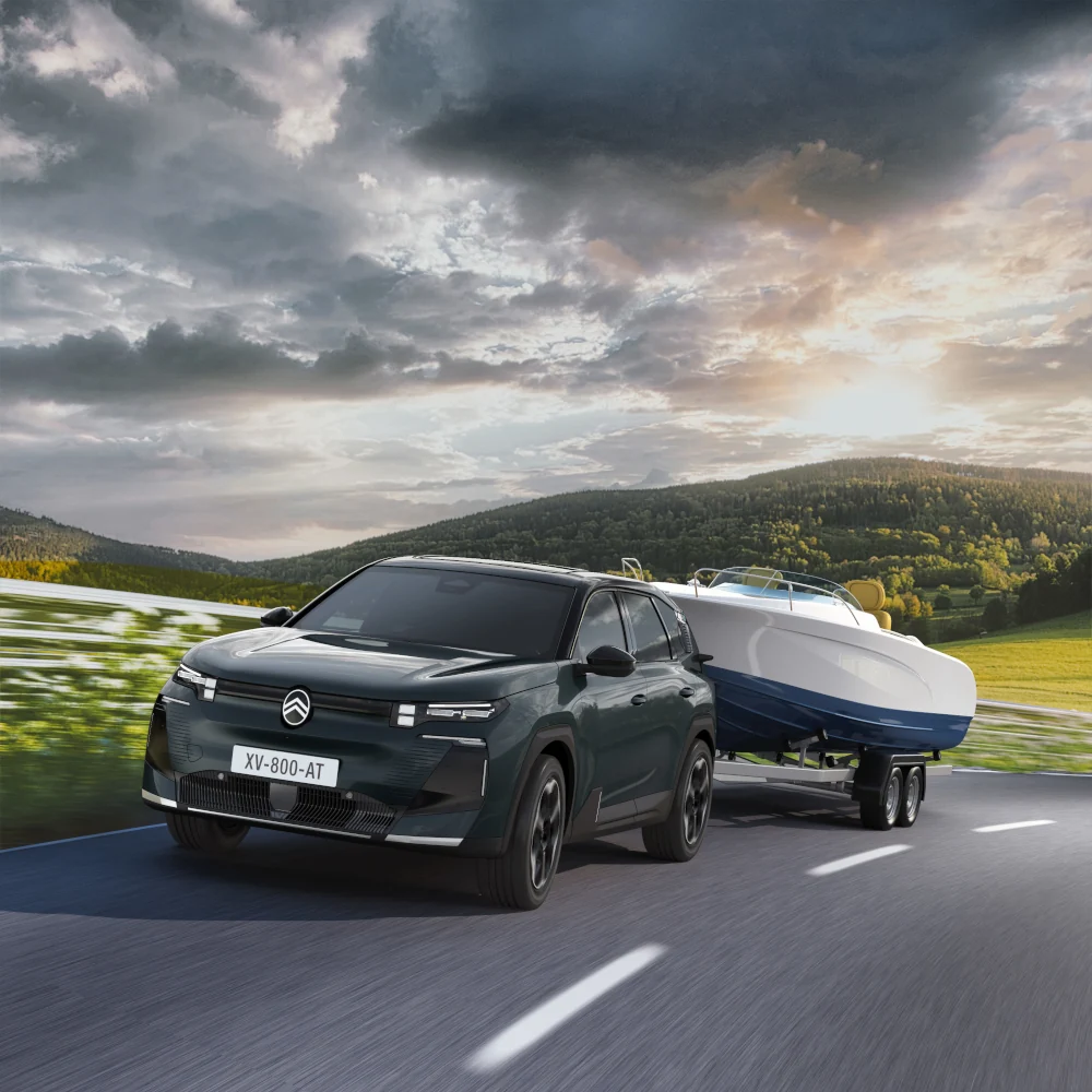 Vista laterale della C5 Aircross con Trailer Stability Control che mette in evidenza la sicurezza, l'efficienza, la tecnologia e il traino sicuro premium