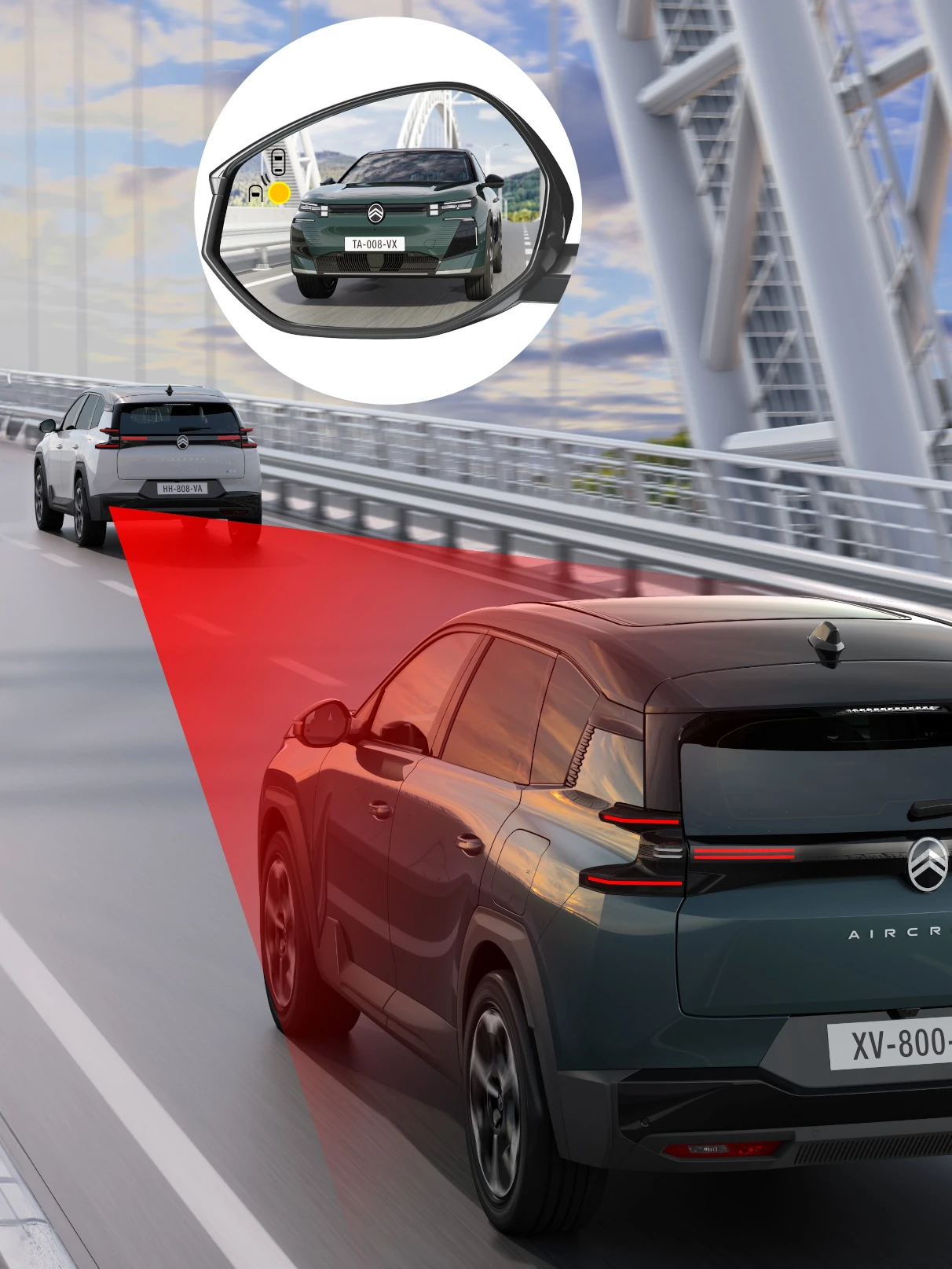 Vista posteriore della C5 Aircross con Blind Spot Detection a lungo raggio che potenzia la sicurezza, la visibilità, la tecnologia e la guida sicura