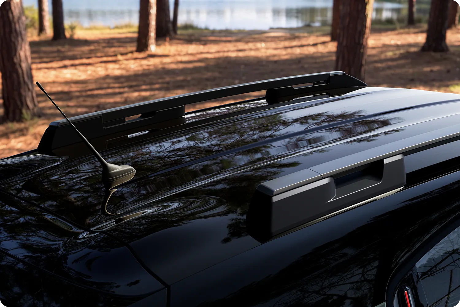 Primo piano delle barre al tetto di Citroën C3 Outdoor, dal design compatto, elettrico e accessibile, con un innovativo supporto per i bagagli durante i viaggi all’aria aperta