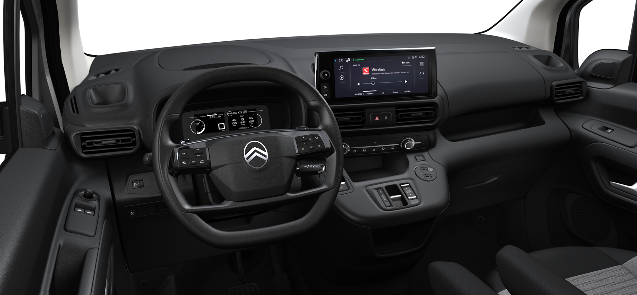 ë-Berlingo PLUS size M Kaolin White interior view